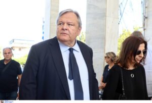 ΠΑΣΟΚ: Στο «τραπέζι» η επιστροφή του Ευάγγελου Βενιζέλου;