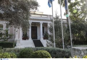 Κυβερνητικά στελέχη για Καραμανλή: «Παραπάνω από επίκαιρες οι επισημάνσεις του πρώην πρωθυπουργού»