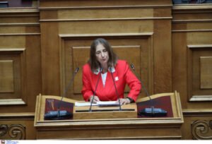 Βουλή: Διεκόπη η συνεδρίαση για το εργασιακό νομοσχέδιο – Λιποθύμησε η εισηγήτρια της Ελληνικής Λύσης Μαρία Αθανασίου
