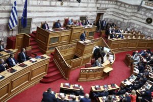 Σύγκρουση κορυφής στη Βουλή για την εξωτερική πολιτική – Ανέβηκαν οι τόνοι για Οικονομία, ΟΠΕΚΕΠΕ, Τέμπη και Τσίπρα