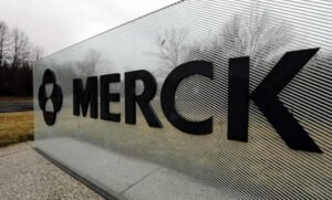 ΗΠΑ: Η γερμανική φαρμακοβιομηχανία Merck ανακοίνωσε μειώσεις σε σκευάσματα