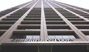 Standard and Poor’s: Επιβεβαίωσε το αξιόχρεο της Ελλάδας στο ΒΒΒ με σταθερές προοπτικές – enikonomia.gr