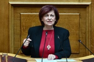 Μανωλάκου: Η κυβέρνηση φορτώνει στις πλάτες των αγροτών το σκάνδαλο του ΟΠΕΚΕΠΕ