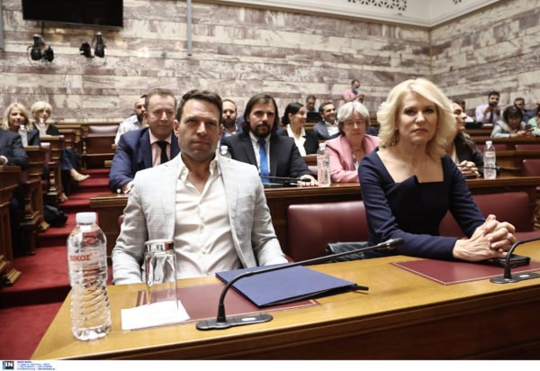 Διέρρευσε συνομιλία Κασσελάκη-Τζάκρη – Τι απαντούν ο πρόεδρος και η αντιπρόεδρος του Κινήματος Δημοκρατίας