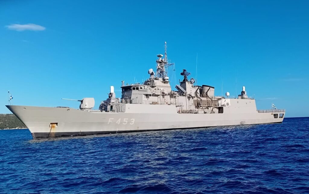 Επιχείρηση ASPIDES: Φλέγεται πλοίο στον Κόλπο του Άντεν – Κοντά η φρεγάτα ΣΠΕΤΣΑΙ