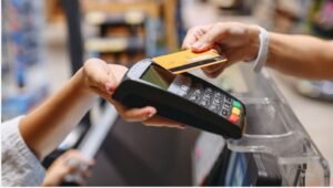 Ηλεκτρονικές αποδείξεις: Ποιοι φορολογούμενοι κινδυνεύουν με έξτρα φόρο – Οι δαπάνες που αναγνωρίζονται και