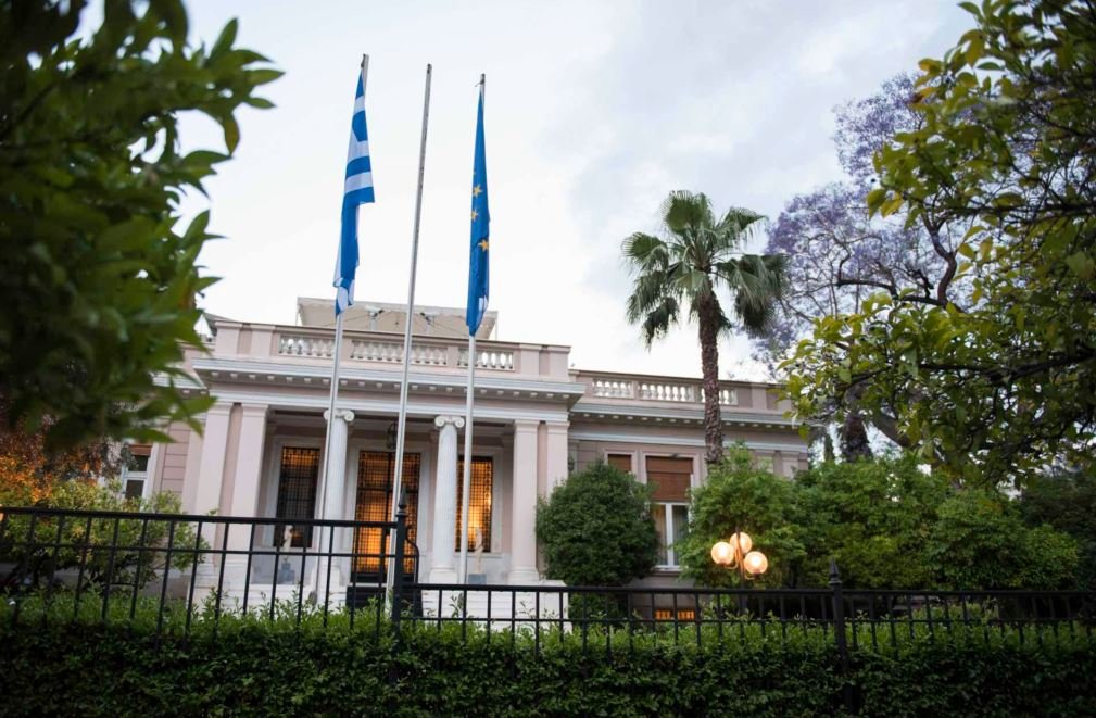 Εισηγήσεις στο Μαξίμου για διπλασιασμό της ενίσχυσης των 250 ευρώ – Πότε θα «κλειδώσουν» οι τελικές