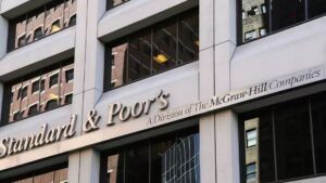 S&P Global Ratings: Απόψε η αξιολόγηση της ελληνικής οικονομίας από τον οίκο – Ποιες είναι οι προβλέψεις