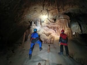 Σημαντικά γεωλογικά ευρήματα και ανεξερεύνητα σπήλαια στην Αμοργό