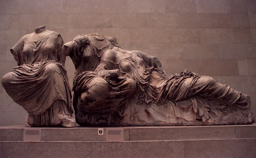 Μενδώνη για δείπνο στην αίθουσα των γλυπτών του Παρθενώνα: Προσβλητικές ενέργειες που θέτουν σε κίνδυνο τα εκθέματα