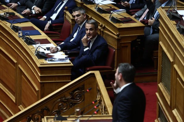 Κόντρα Μητσοτάκη – Ανδρουλάκη στη Βουλή: «Τρικυμία εν κρανίω» – «Δεν είχατε την ίδια ευαισθησία για το