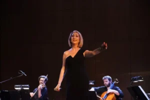 Η Αλεξάνδρα Γκράβας ερμηνεύει τραγούδια του Μεσοπολέμου του κόσμου στο Μέγαρο Μουσικής