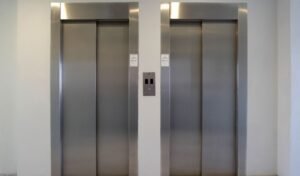 Ανελκυστήρες: Ποιοι κινδυνεύουν με τσουχτερά πρόστιμα – Πότε εκπνέει η προθεσμία για την απογραφή –