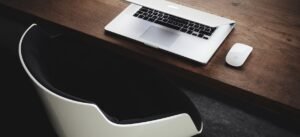 Ασφαλιστικές εισφορές: Γιατί «παγώνουν» οι αυτόματες αυξήσεις για ελεύθερους επαγγελματίες και αγρότες – Οι