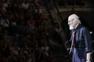 Διονύσης Σαββόπουλος: Από τις 8:30 το λαϊκό προσκύνημα στη σορό του – Στις 13:00 η εξόδιος ακολουθία