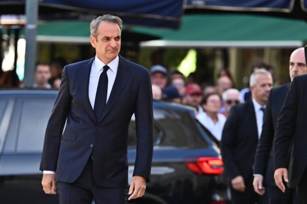 Mητσοτάκης για Διονύση Σαββόπουλο: Νιόνιο μας, σε αποχαιρετώ με ένα μεγάλο ευχαριστώ στο όνομα τόσων γενεών