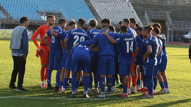 Super League 2: Αδιανόητα πράγματα με τους παίκτες της Καβάλας να επιτίθενται στον… τερματοφύλακα τους!