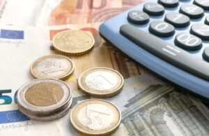 Αυξήθηκαν τα δάνεια, μειώθηκαν οι καταθέσεις τον Σεπτέμβριο – Τι δείχνουν τα στοιχεία της ΤτΕ – enikonomia.gr