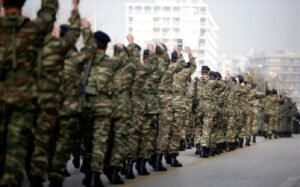 Drones, anti-drones και όπλα τεχνητής νοημοσύνης «κλέβουν» την παράσταση στη στρατιωτική παρέλαση για την 28η Οκτωβρίου