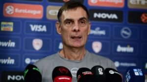 Ολυμπιακός: Το σχόλιο του Μπαρτζώκα για την “τρέλα” των μεταγραφών αλλά και τα power rankings (Βίντεο)