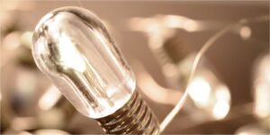 Ρεύμα: Μικρή μείωση της τιμής του στην Ελλάδα – Τι δείχνουν τα στοιχεία για το φυσικό αέριο – enikonomia.gr