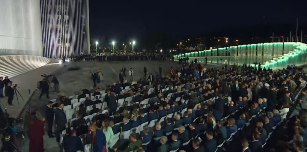 ΑΠΕΥΘΕΙΑΣ – Η τελετή αποκαλυπτηρίων της νέας πρόσοψης του Πενταγώνου