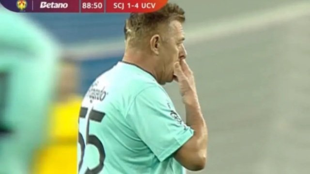 Ρουμανία: Απίθανος ο 61χρονος ιδιοκτήτης της Σανατατέα Κλουζ, έπαιξε κόντρα στην Κραϊόβα