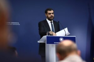 Μαρινάκης: «Δεν υπάρχει ζήτημα αλαζονείας, ούτε τιμωρητική διάθεση» – Τι απάντησε για τις αιχμές Μπακογιάννη
