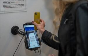 Ψηφιακή κάρτα εργασίας: Σε ποιους κλάδους και επιχειρήσεις θα εφαρμοστεί από τη Δευτέρα – enikonomia.gr