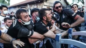 Τουρκία: Τραυματισμός οπαδού μετά τους πυροβολισμούς πριν το Μπεσίκτας – Φενερμπαχτσέ