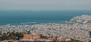 Ακίνητα: Αποκαλυπτική έρευνα για τις τιμές – Πόσοι μισθοί χρειάζονται για να αγοράσετε σπίτι σε Αθήνα και