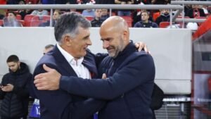 Αϊντχόφεν, Μπος: “Ήμασταν τυχεροί, δεν αξίζαμε τον βαθμό – Ο Ολυμπιακός ήταν καλύτερος”