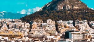 Κατασχέσεις και πλειστηριασμοί: Για ποιους αναστέλλονται και για πόσο – Όλα όσα αναφέρει η νέα ΚΥΑ –