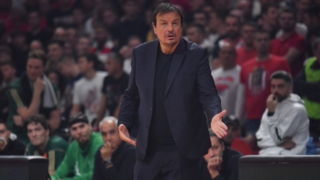 Εργκίν Αταμάν: Ο εκνευρισμός, τα συγχαρητήρια στον Ολυμπιακό και το καμπανάκι στον Σορτς!