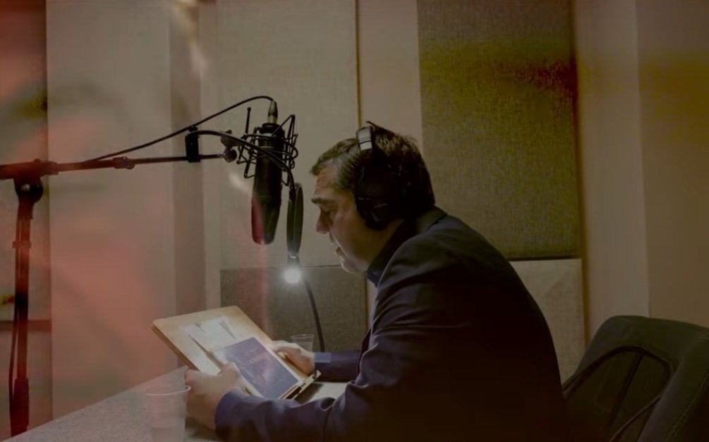 «Ιθάκη»: O Αλέξης Τσίπρας ηχογραφεί το βιβλίο του σε audiobook – «Ώρα ν’ ακουστεί η δική μου φωνή» – BINTEO