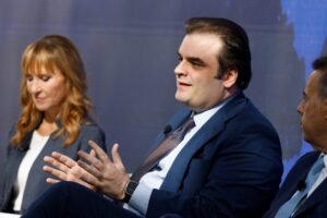 Ανοιχτή πρόσκληση Πιερρακάκη για επενδύσεις σε νευραλγικούς τομείς της ελληνικής οικονομίας – enikonomia.gr