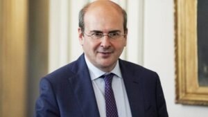 Χατζηδάκης-Επίτροπος Χάνσεν: Δέσμευση και των δύο πλευρών να συνεχιστεί η συνεργασία προς όφελος των Ελλήνων