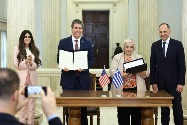 Υπεγράφη η συμφωνία Ελλάδας – ΗΠΑ στο υπουργείο Εξωτερικών