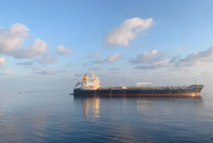 Η ΕΕ διασφάλισε την προστασία ελληνόκτητου δεξαμενόπλοιου μετά από επίθεση πειρατών στη Σομαλία