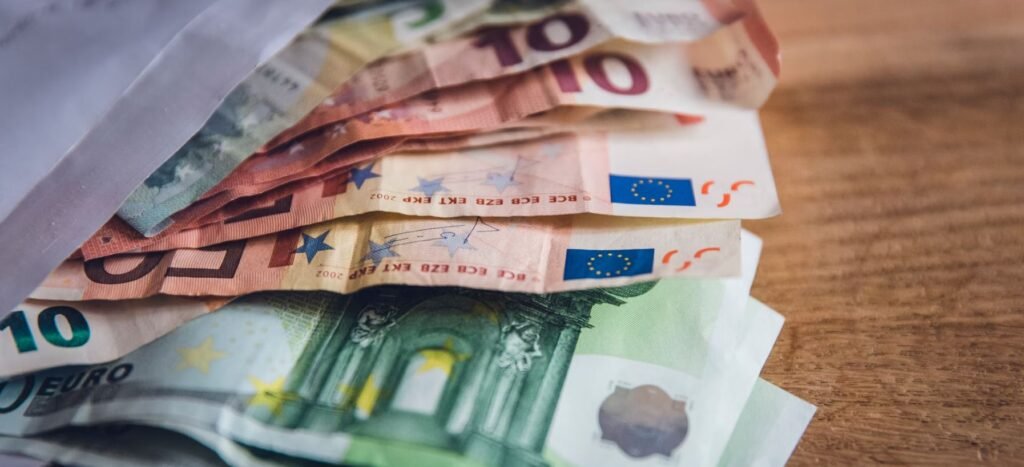 Επίδομα ασθενείας για τους ελεύθερους επαγγελματίες – Τι ισχύει σήμερα και τι αλλάζει – enikonomia.gr