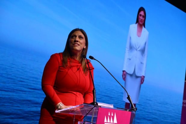 Κωνσταντοπούλου: Η ψηφιακή Ζωή με βοήθησε να δείξω την αξία του ανθρώπου – Βλέπω αυτό που μου λέει η κοινωνία