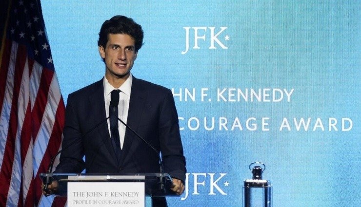 ΗΠΑ: Ο εγγονός του προέδρου Κένεντι θα διεκδικήσει μια έδρα στη Βουλή