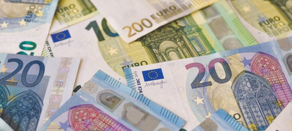 Φορολογικές δηλώσεις: Πώς μπορείτε να ελαφρύνετε το εκκαθαριστικό σας και να πληρώσετε λιγότερους φόρους το