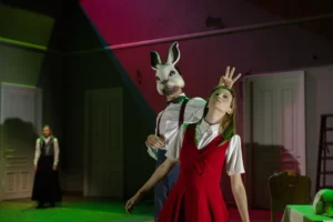 Οι Περιπέτειες της Αλίκης στη Χώρα των Θαυμάτων: Έρχεται στο Ολύμπια σε συνθήκες καθολικής προσβασιμότητας