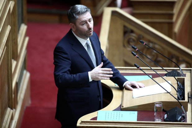 Βουλή: Εφαρμόστηκε και στην «Ώρα του πρωθυπουργού» ο νέος «κόφτης» – «Έπιασε» στο τελευταίο δευτερόλεπτο τον