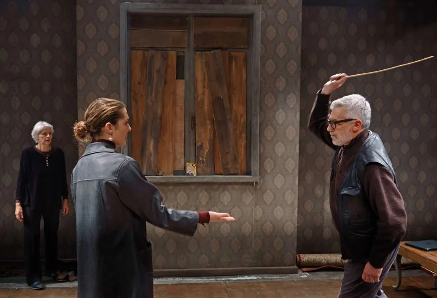 Η παράσταση «Ράβδος» έως τις 23 Νοεμβρίου στο Θέατρο Οδού Κυκλάδων – Λευτέρης Βογιατζής