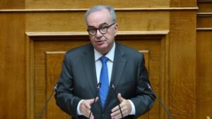 Νίκος Παπαθανάσης για την αναβάθμιση από τη Fitch: Η αξιοπιστία της αναπτυξιακής οικονομικής πολιτικής