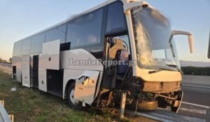 Τουριστικό λεωφορείο εξετράπη στην Υλίκη – Έξι τραυματίες μεταφέρθηκαν στο νοσοκομείο