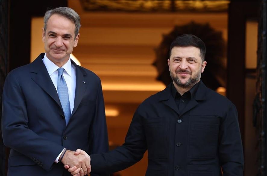 Φυσικό αέριο: Έπεσαν οι υπογραφές Μητσοτάκη-Ζελένσκι για τη μεταφορά αμερικανικού LNG στο Κίεβο μέσω Ελλάδας