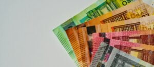 Συντάξεις: Crash test μεταξύ Ελλάδας και 15 χωρών της ΕΕ για τα όρια ηλικίας και τις αποδοχές – enikonomia.gr